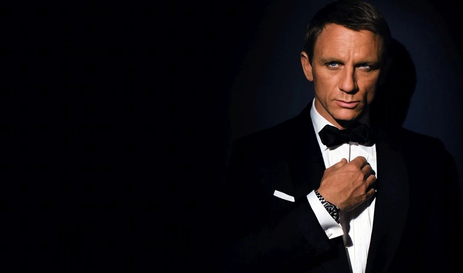 James Bond Wearing Cufflinks